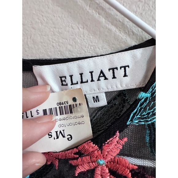 ELLIATT Black Embroidered Floral Sheer Mesh Sleeveless Top Size M NEW - Picture 3 of 7
